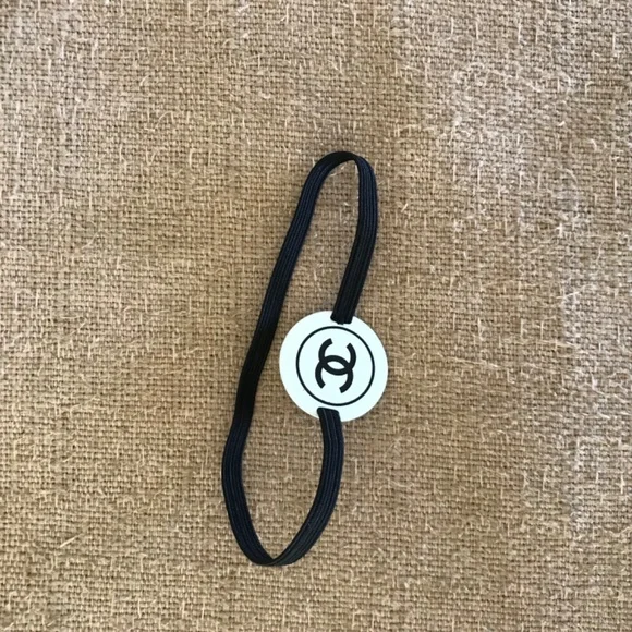 ✨CHANEL Sophisticated Stationary Set With Pencil and Sticky Note Pads - Picture 4 of 7